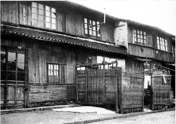 一个臣徐光启祖容像(明代绘)徐光启1562年4月24日诞生于松江府上海县