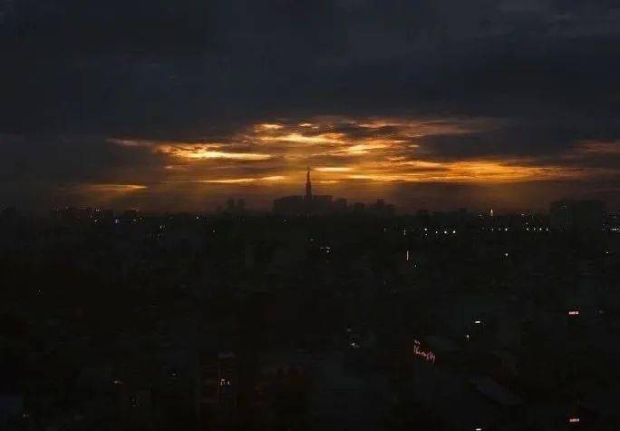 从黑暗中醒来_黎明_黄永乐_道光