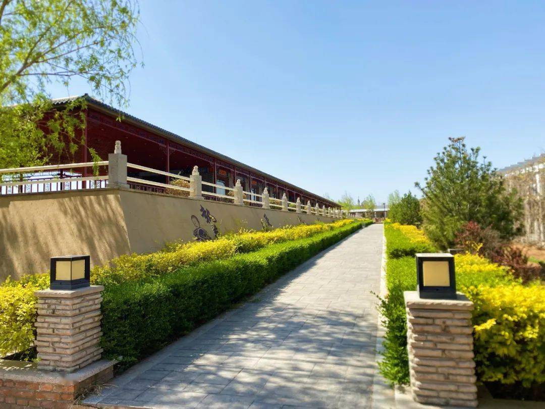 春日迟迟湖面清清小桥流水又飞红疫情防控微旅游推荐之黄羊山文化园