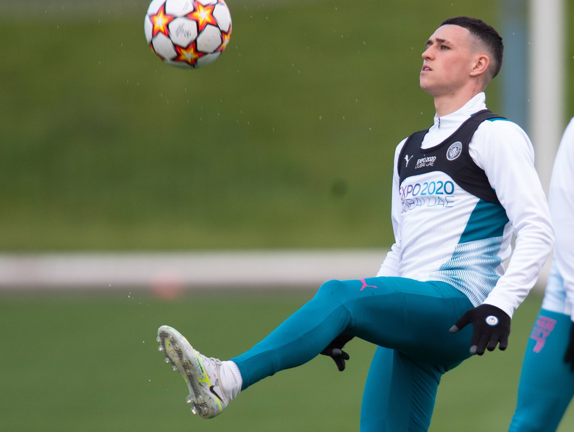 足球——欧冠联赛:曼城赛前备战