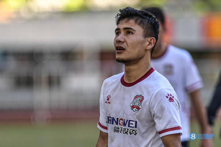 新疆22岁小将迪力夏提阿布力米提加盟重庆两江竞技