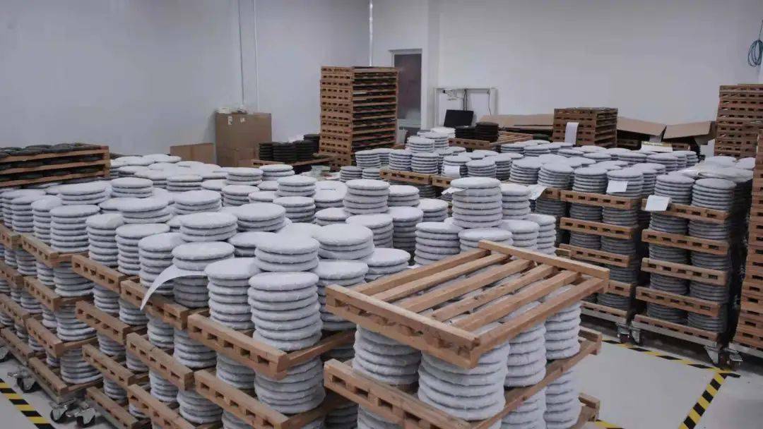 40万吨普洱茶躺在云南仓库古树茶终究要面对残酷的现实