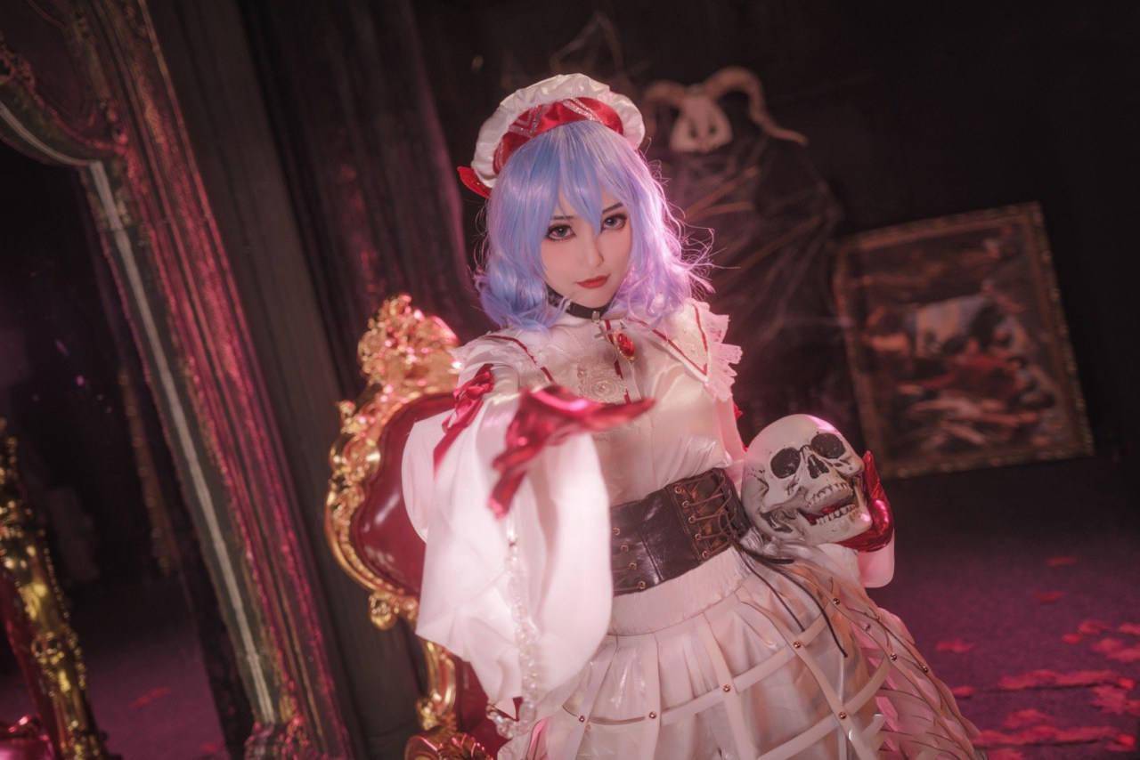东方project蕾米莉亚纯白恶魔cosplay