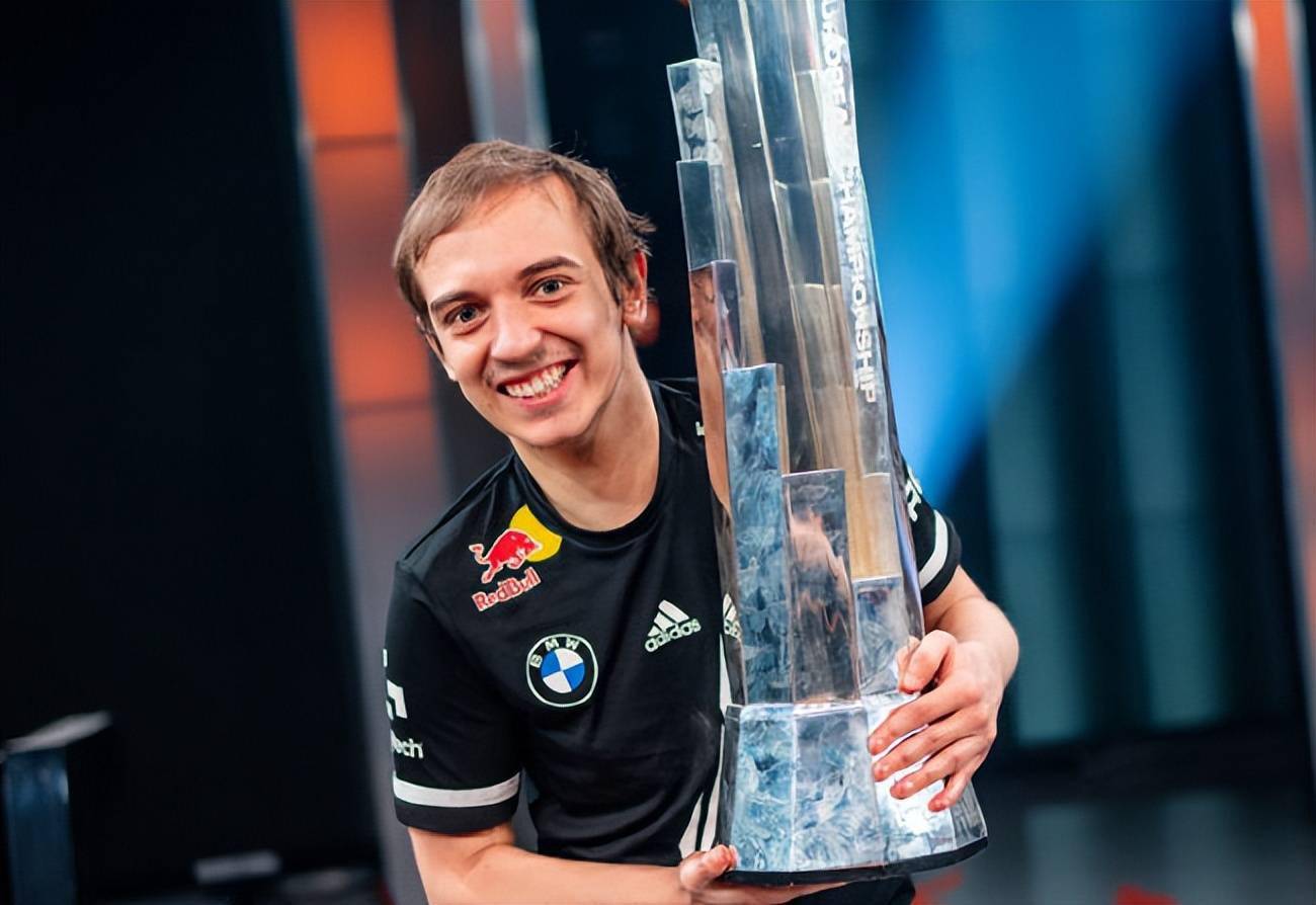 g2中单caps职业生涯冠军数量:7个欧洲lec冠军,1个msi冠军(2019年)今年