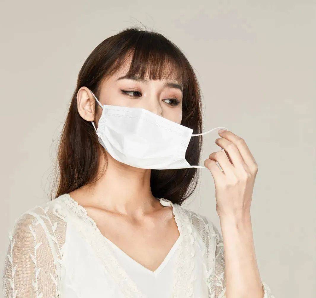 夏天口罩这样戴不闷不热清凉显脸小