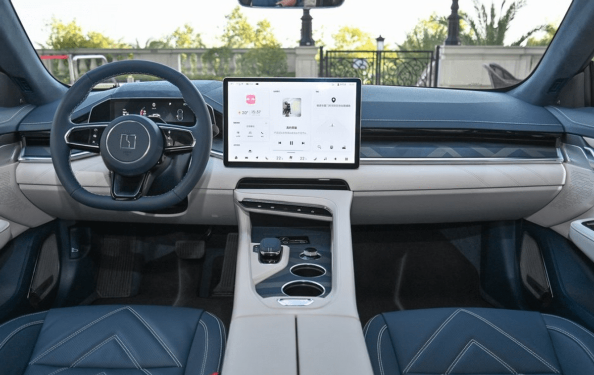 国产车真能弯道超车看看这两款电车就知道内外兼修才是真理