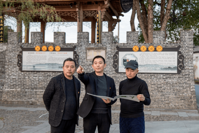 劳模风采卢桂平莫道村官诸事难为民敢渡浪中船