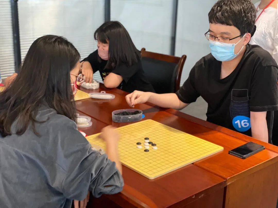 五子棋比赛 来自搜狐网