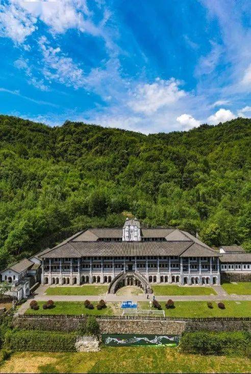 所有人出游攻略又双叒叕上新啦你的五一假期白鹿音乐小镇承包了