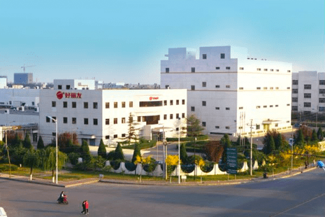 这二十六年间,每当神州大地发生灾情,好丽友总是第一时间挺身而出.