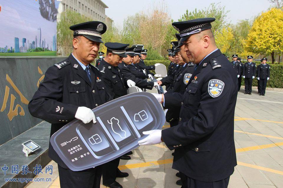 高台县公安局举行执法执勤车辆配发仪式