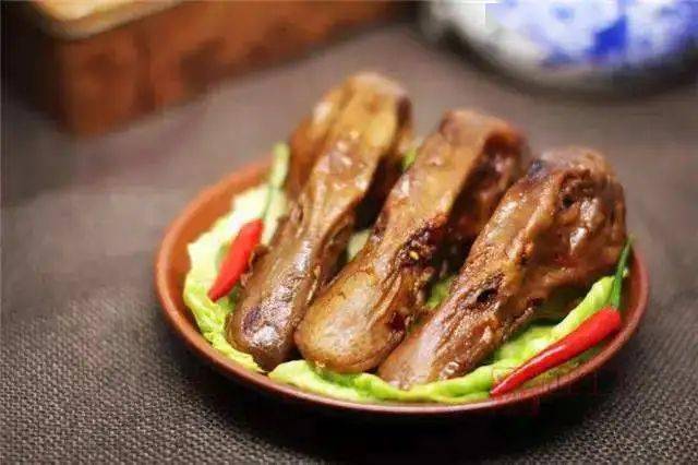 萍乡投发集团(城投集团)旗下南正街特举办本次萍湘菜美食季活动,以此