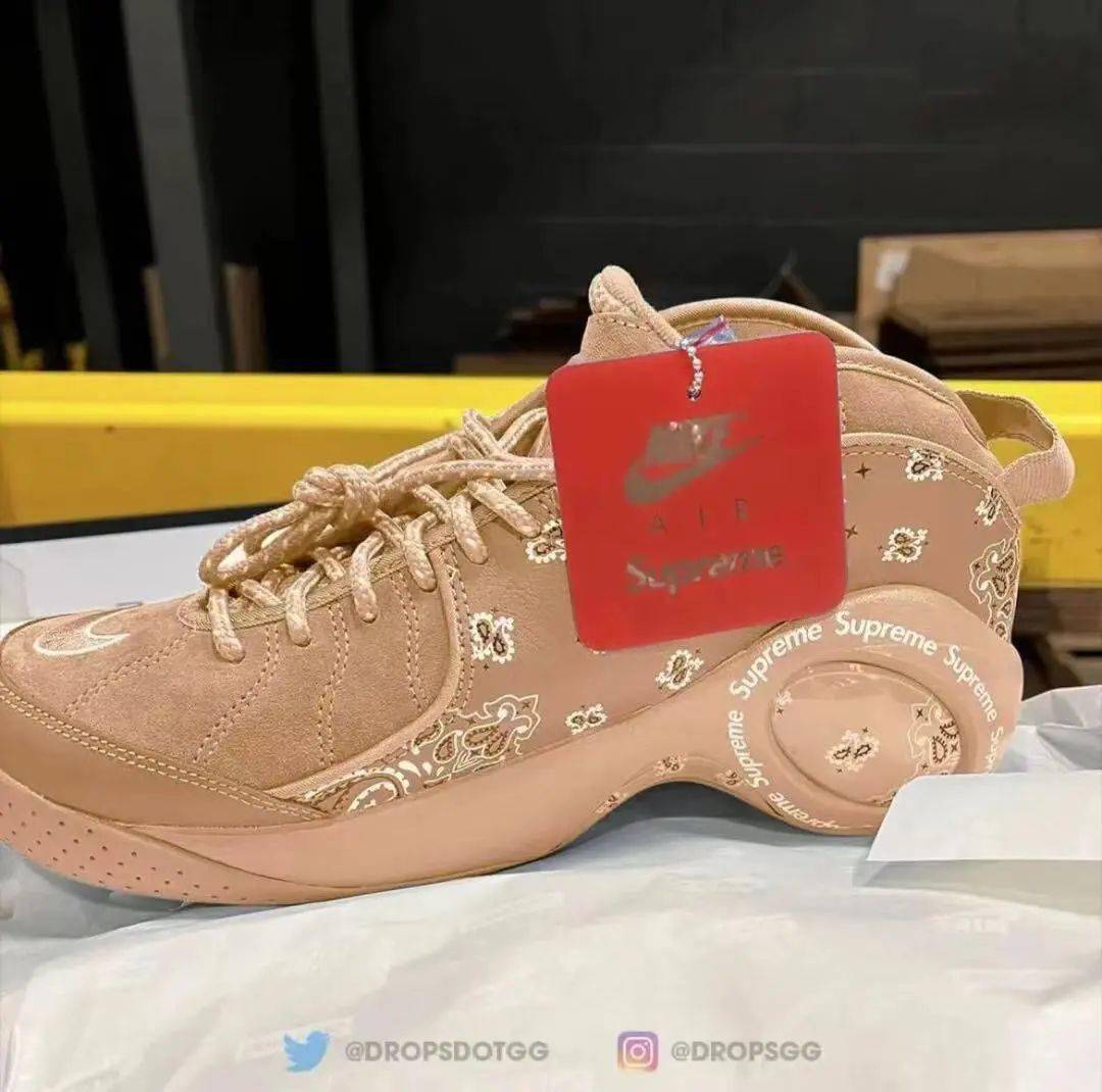 Supreme x Nike腰果花联名球鞋上脚图首曝光!近期即将发售?_Flight_Lundun_实物图 Supreme x Nike腰果花联名球鞋上脚图首曝光!近期即将发售?_Flight_Lundun_实物图