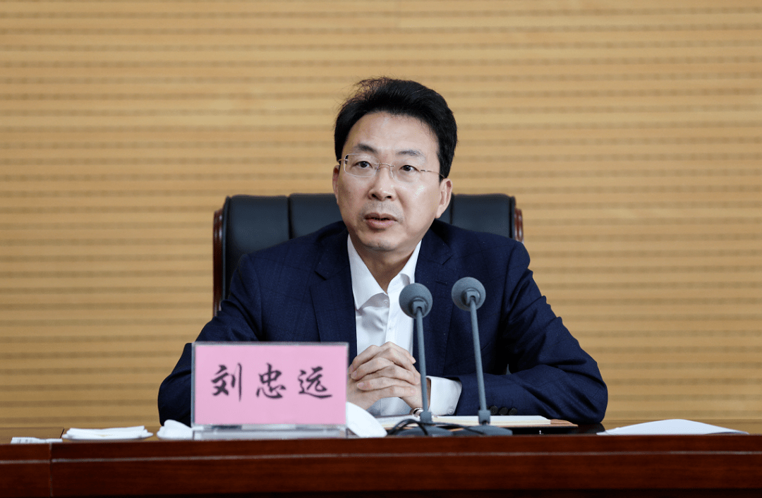 市委常委,组织部部长刘忠远带头研究培训方案,从培训内容,课程设置