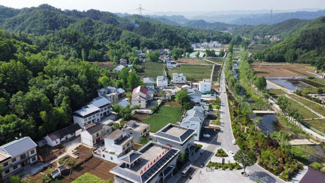 秦岭乡村展新颜商南县强力推进秦岭山水乡村建设