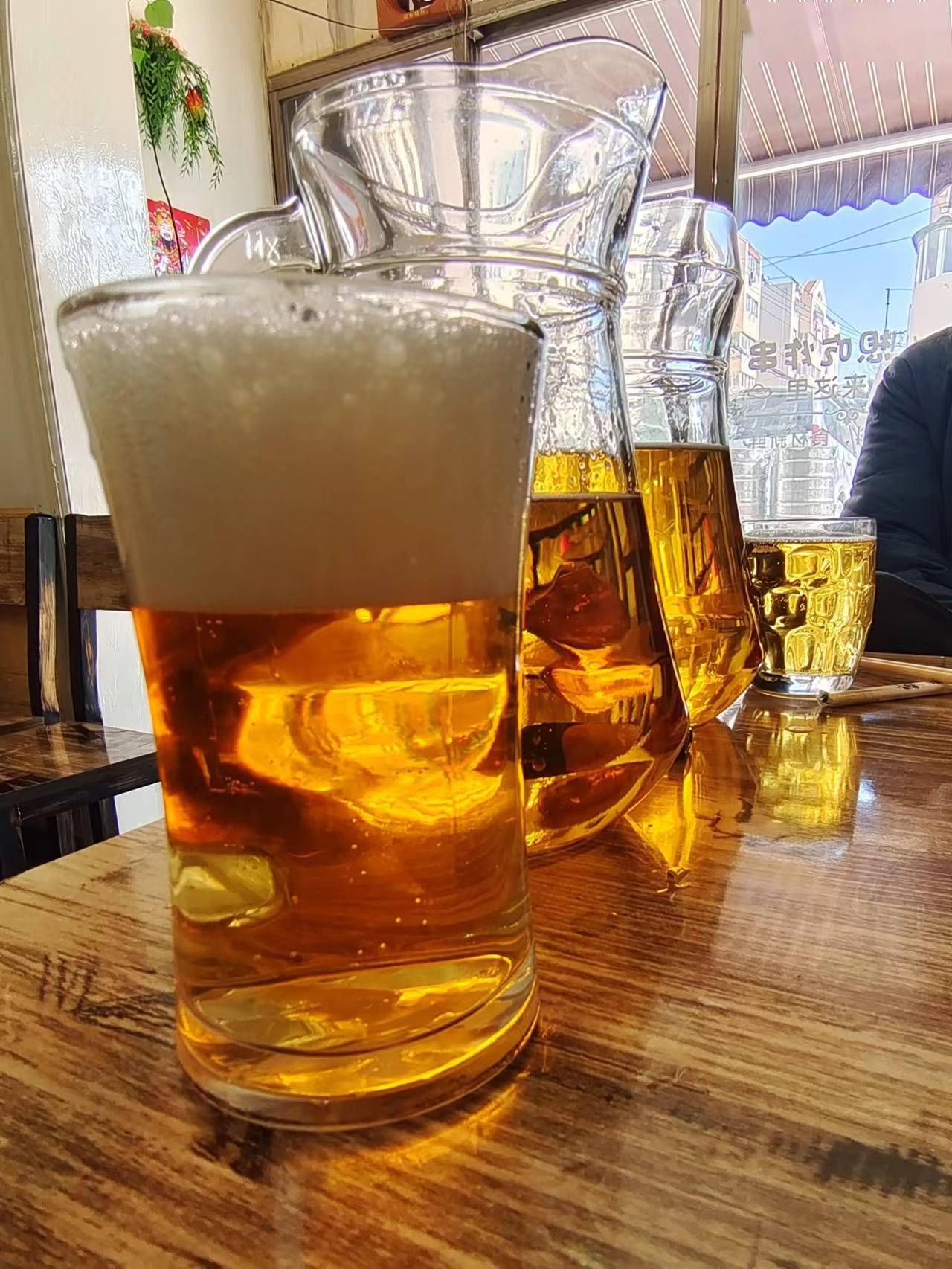 假期第一天青岛啤酒屋海鲜大餐最后一道菜是亮点