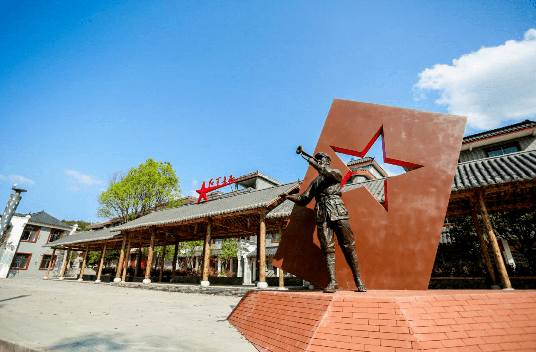 "聚焦4 1主战场 我们在行动" | 茅坪镇:乡村旅游育新机 三彩画卷焕