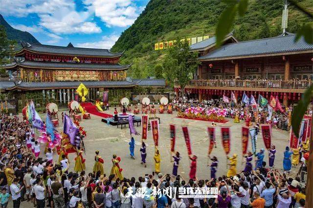 民族文化传承基地和康养旅游体验胜地,唱响"世外桃源·生态道真"旅游