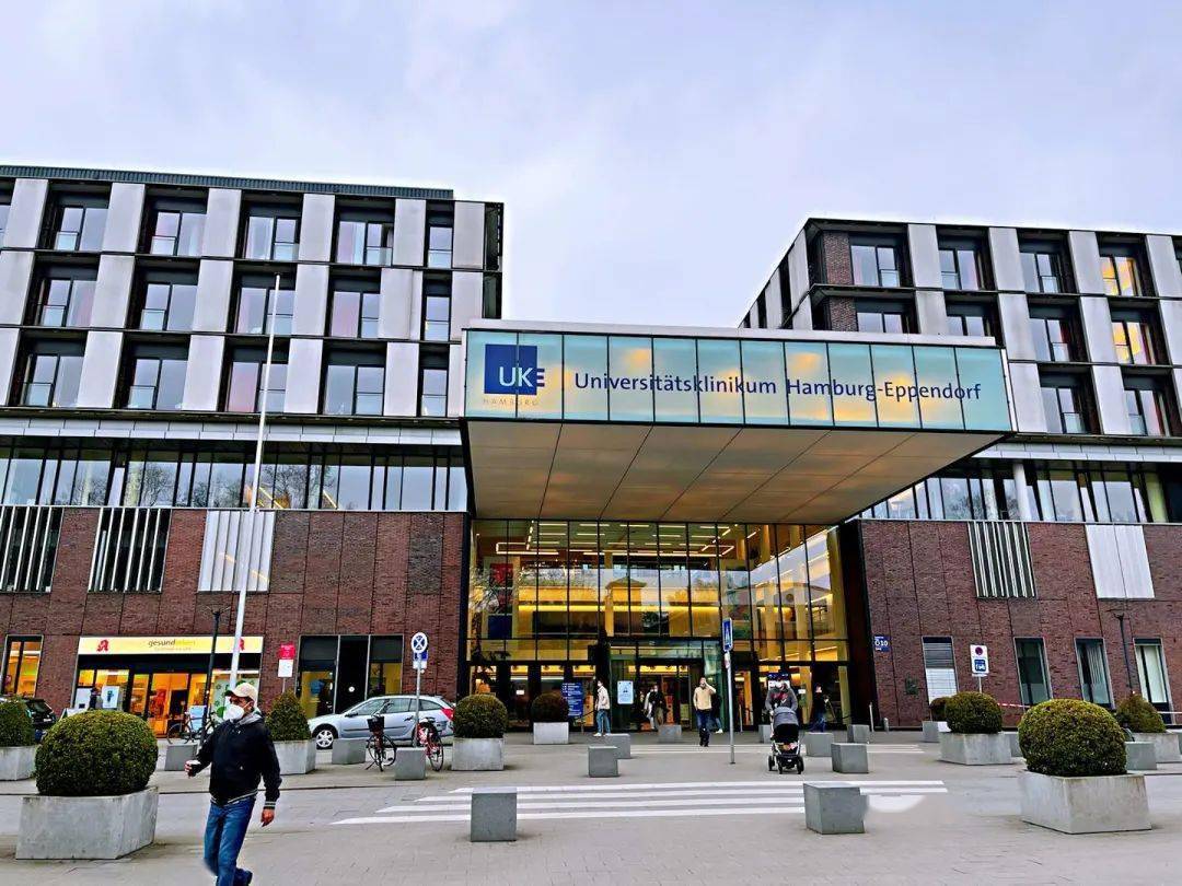 这家医院给所有医生配秘书：订会议室、做手术、约门诊……都包了！_患者_专业培训_德国