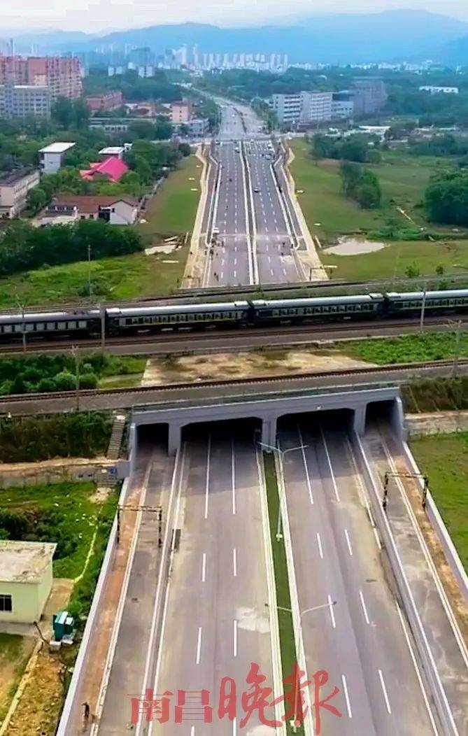 该引道通车后实现了志敏大道的全线的畅通,可直接从梅岭收费站进入