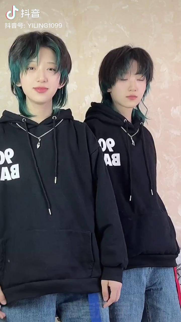 听着我允许你喜欢我二次元cos光遇巫正变装少年感光遇sky