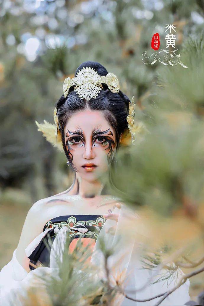 绝美90后女孩给妖怪拍写真复原山海经外媒惊叹中华文化太神奇了