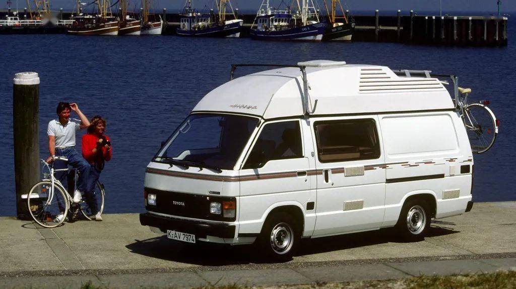 的纪念图片第三代丰田海狮是丰田在1982年到1989年生产的一款van车型