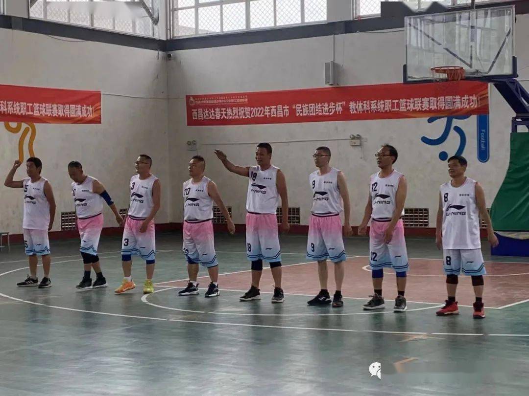 灵"肖"一动 首战告捷——西乡中学篮球队员风采记录