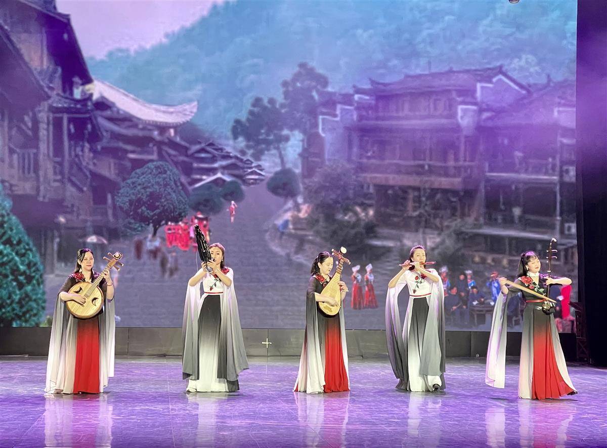武汉歌舞剧院云直播唱响劳动礼赞舞出新时代幸福感