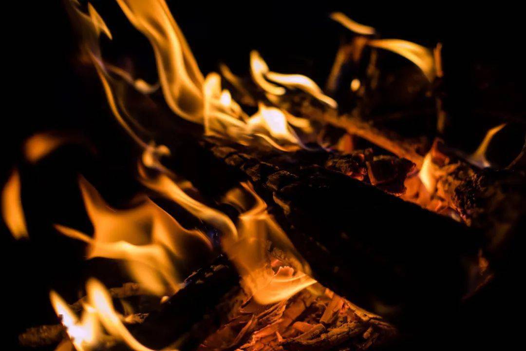 五四五四不必等待炬火