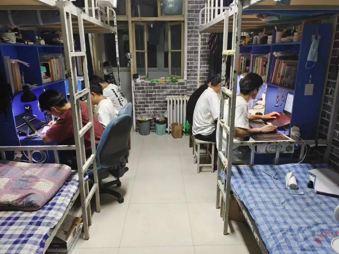 30天不间断1500间宿舍有一种爱叫有你的地方我都在