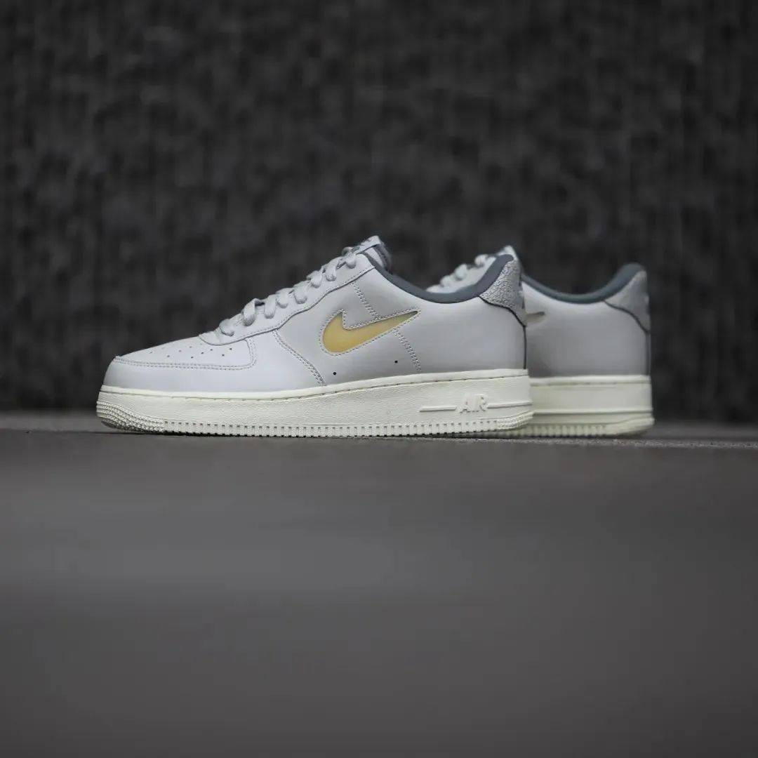 Nike Air Force 1 &amp;#39;07 &amp;quot;Light Bone and Coconut Milk&amp;quot;｜XH55限量发售 」_Coconut ...