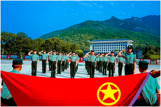 以昂扬的姿态形式多样的主题团日活动"红一团"部队组织开展近日青年强