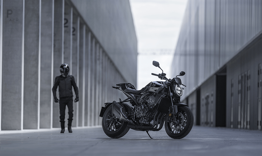 黑色大黄蜂本田cb1000rblackedition发售