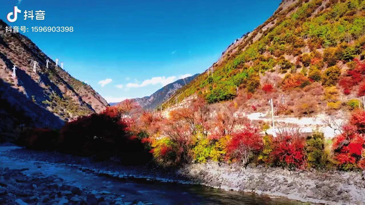 11月15日香巴拉61乡城县落日余晖下的美丽村落美轮美奂