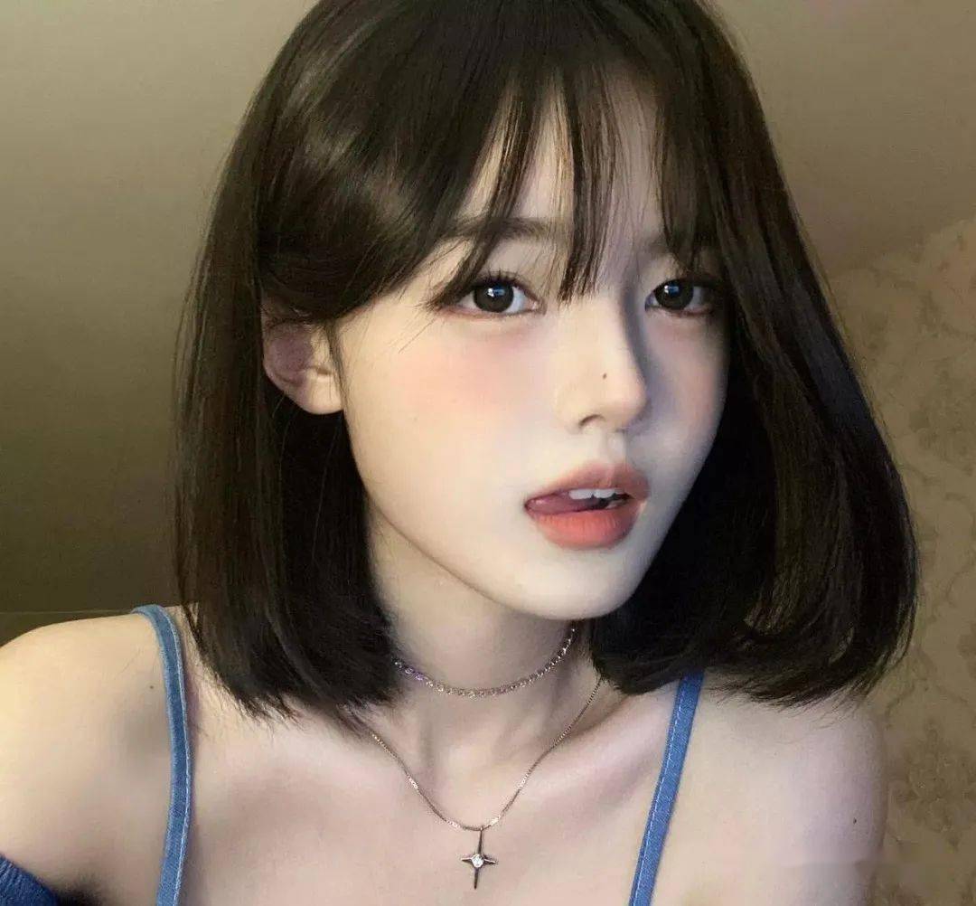 纯欲妹妹刘海短发