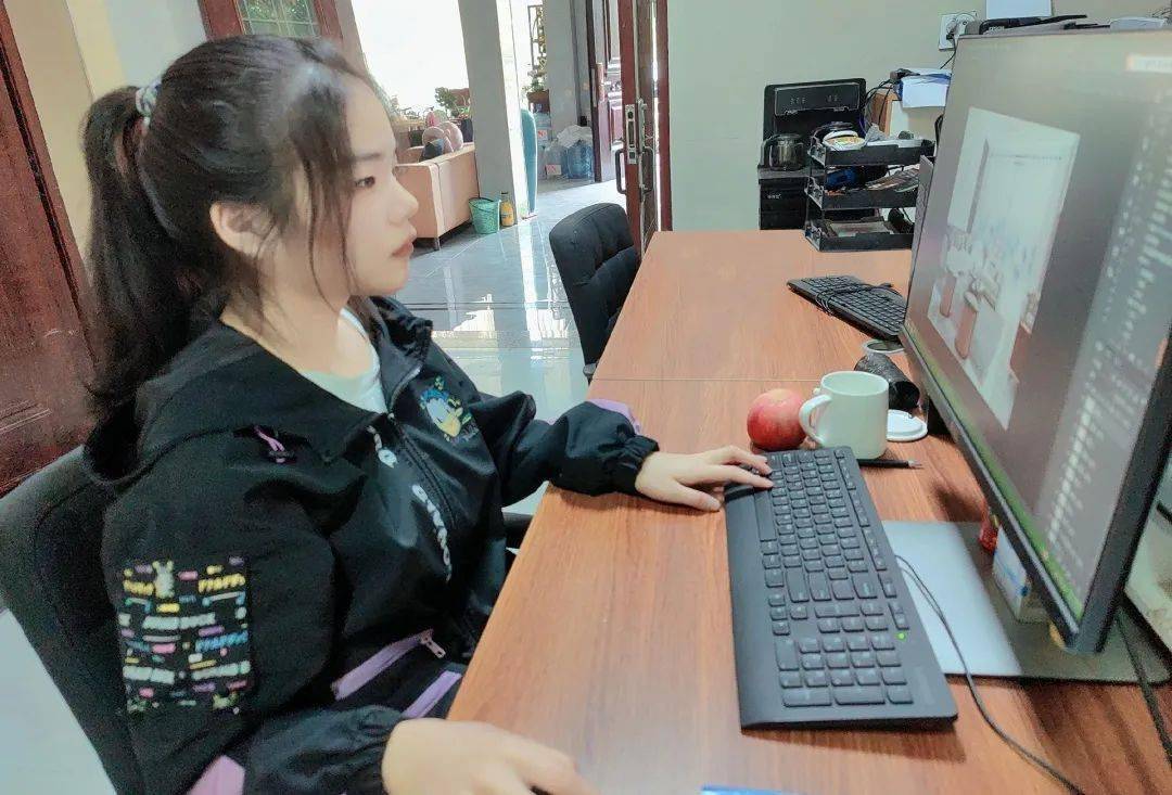 宝剑锋从磨砺出记17计算机班实习生许欣怡