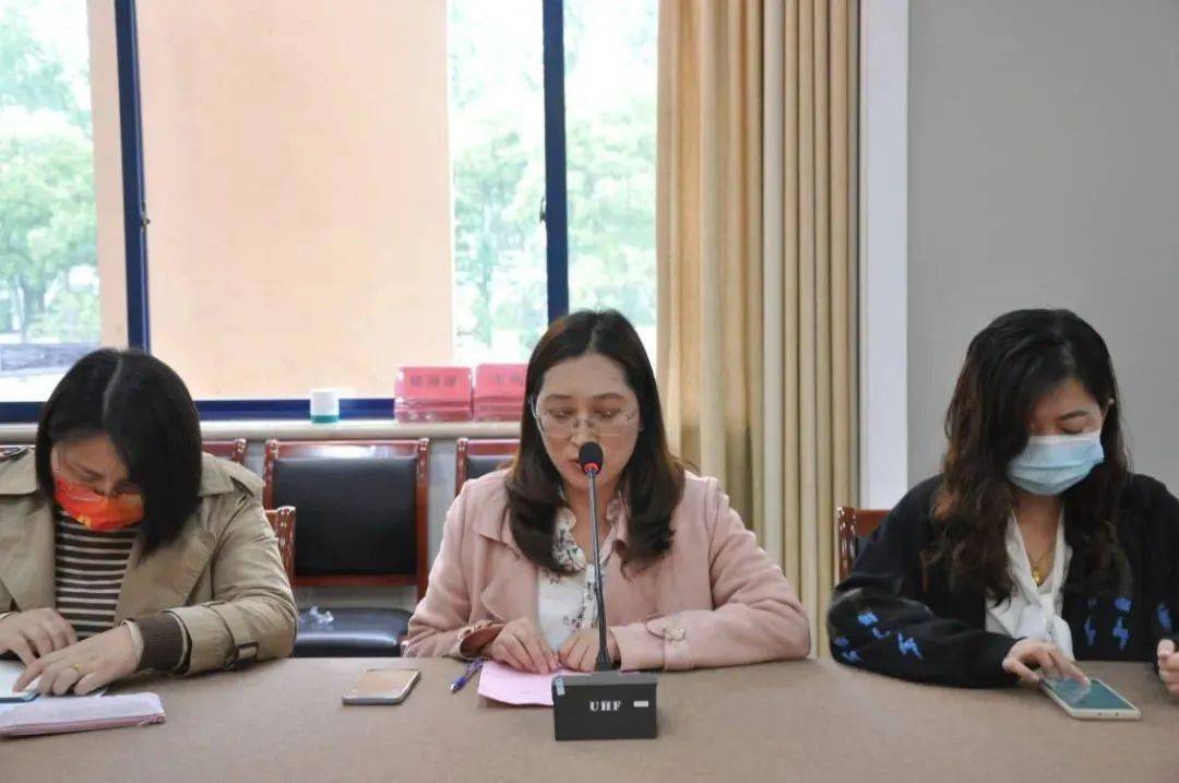 基层动态情系双节传递温暖大桥高级中学客籍教师代表座谈会