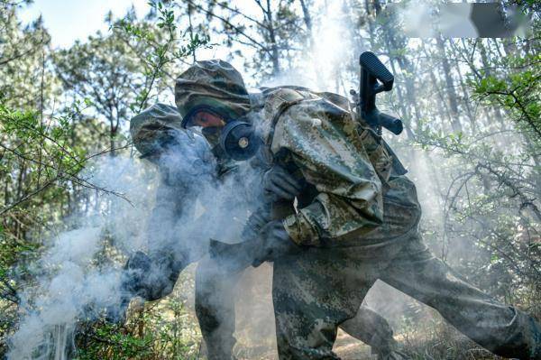 毒圈来袭防化兵实力跑毒