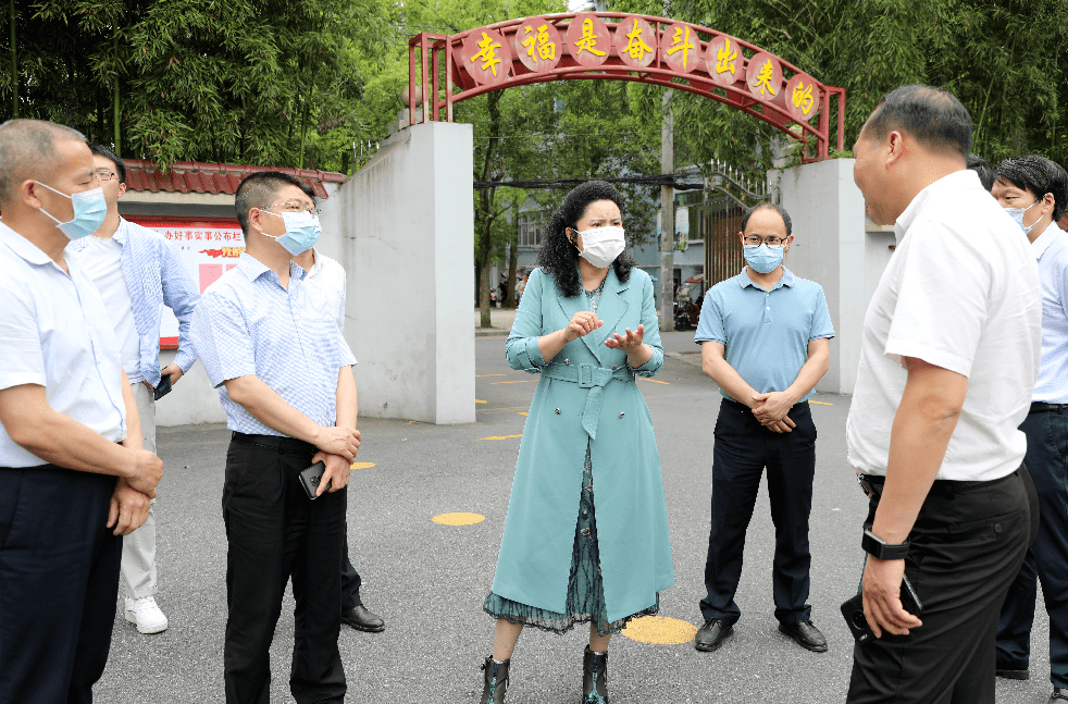 张智萍在我县调研指导宣传思想文化工作