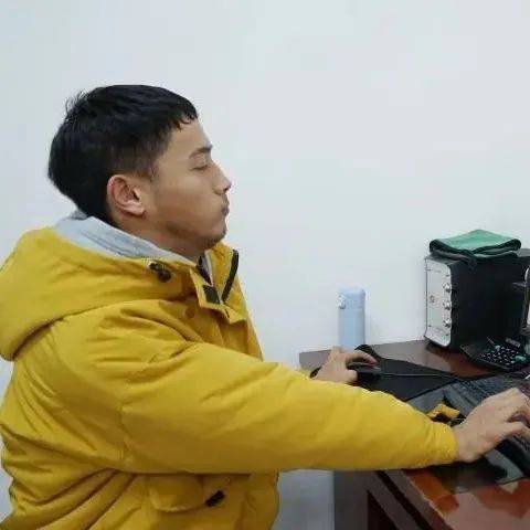 【就业宣传年】青海“碰壁”青年创业记:找到属于自己的“Z轴”_马博文_的设计_中国