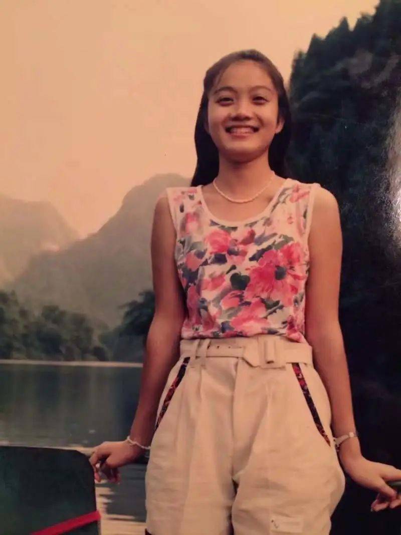 妈妈年轻的时候又好看又勇敢_母亲_照片_生活