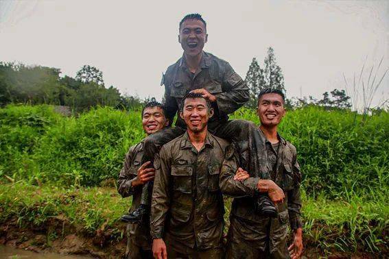 (张意康 沈树豪 何浩民 吕亮 丁冠楠 邝子凯)来源:国防时报编辑:邱兵