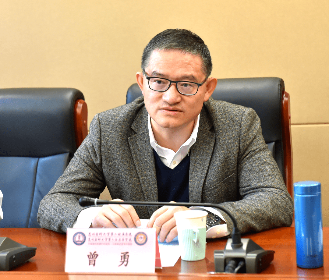 曾勇院长讲到,人才建设和储备,是医院不断发展的源泉和不竭动力,下一