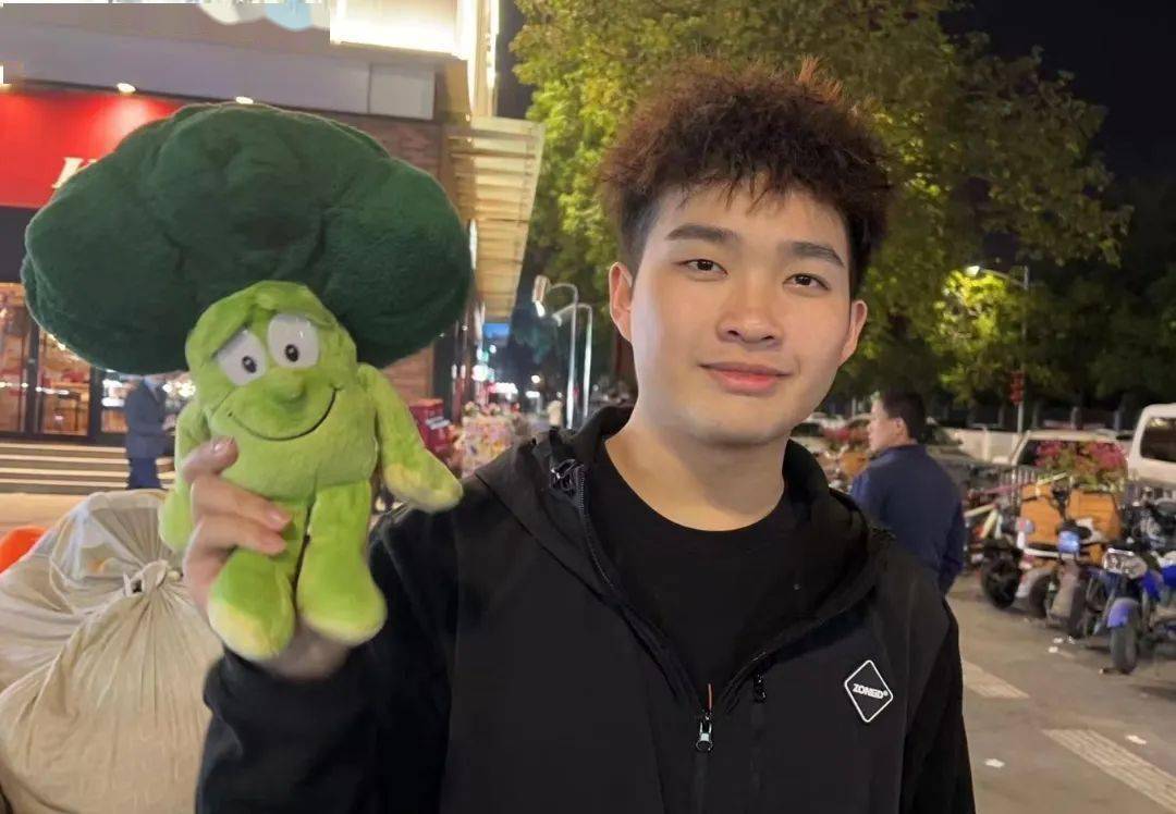 深藏 blue 的东职人!_李嘉豪_工作_家乡