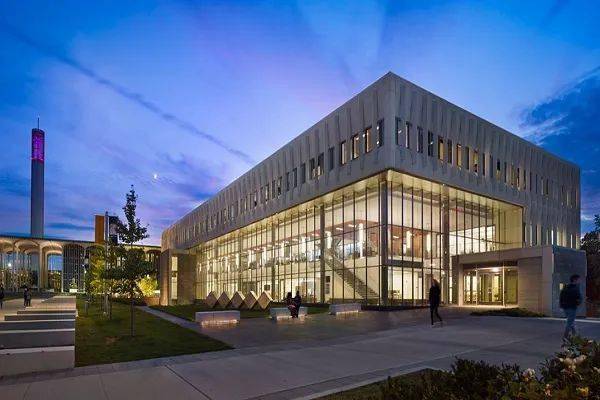 纽约州立大学奥尔巴尼分校是纽约州立大学系统的四大天王之一,虽然