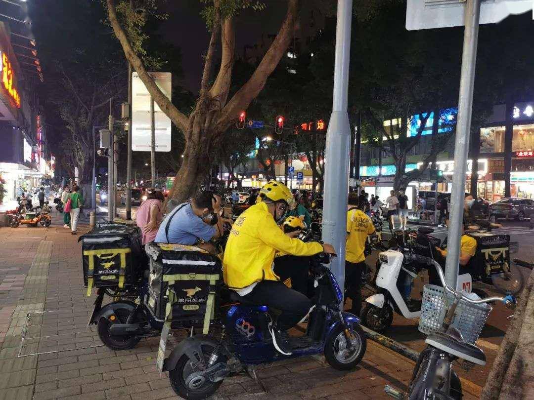 一个头盔打响527万美团外卖骑手的安全保卫战
