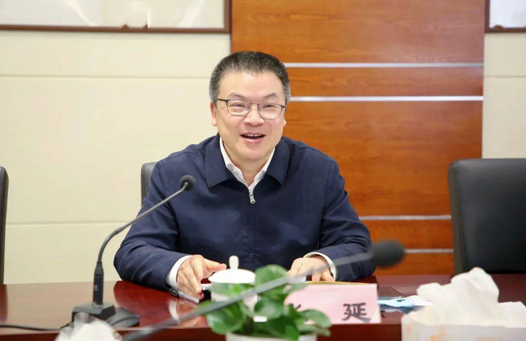 市人大常委会党组副书记副主任宋越舜一行赴市商务局调研