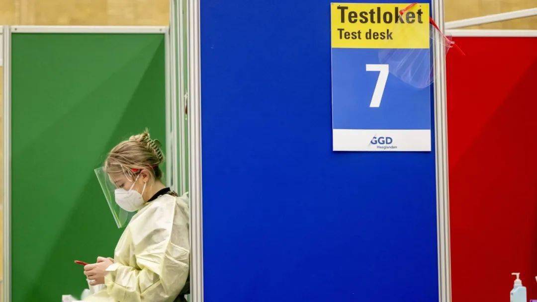 荷兰在荷兰新冠危机淡出人们的视线了吗荷兰周日多事故