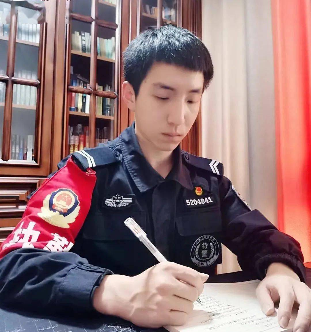 振奋人心备受鼓舞王武监狱组织团青民警观看庆祝中国共产主义青年团